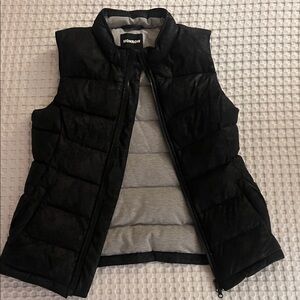Monrow Sleek Black Puffer Vest